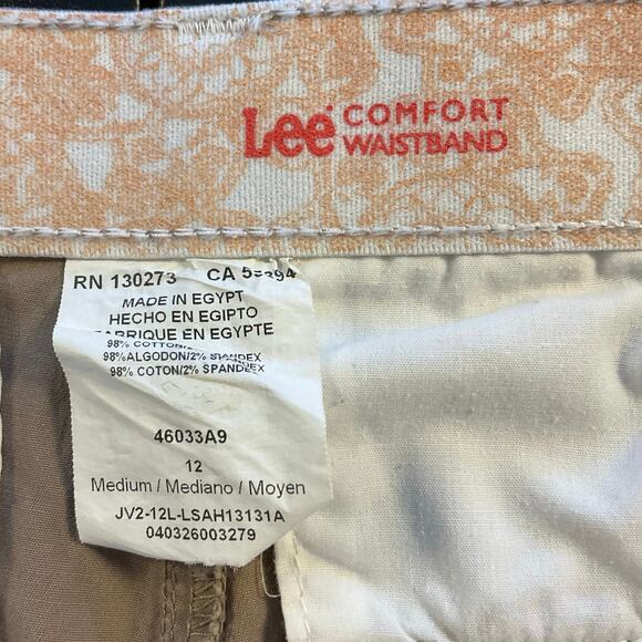 Lee Women’s Comfort Waist Khaki Capris Pants Size M Button Hem Cropped Chino - Picture 4 of 8